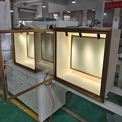 嵌入式墙体珠宝橱窗展柜 轻奢拉丝金射灯款玻璃展示柜 高端珠宝店定制源头工厂