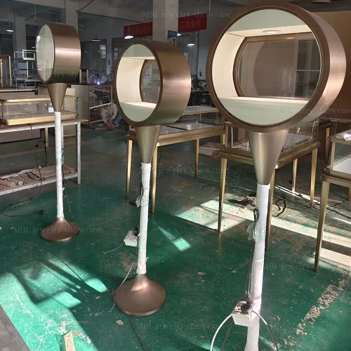 高端珠宝店落地橱窗展示柜 高低橱窗定制款