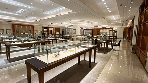 长沙2000㎡奢侈品展厅展柜定制案例 | 高端多品类展柜解决方案