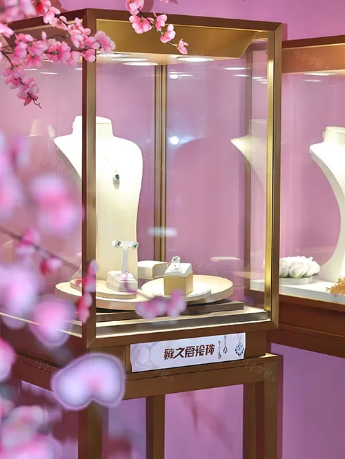 轻奢香槟金珠宝高柜定制案例 | 网红打卡款珠宝展柜