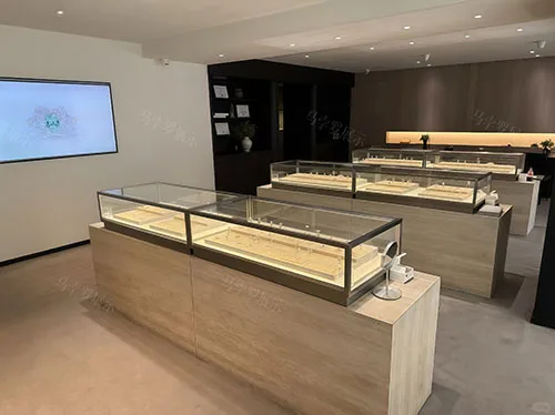 侘寂风珠宝展柜，打造低饱和质感的高级珠宝空间