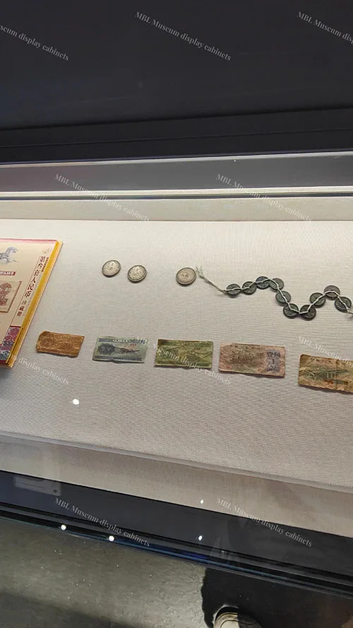 马孛罗珠宝展柜定制实拍图