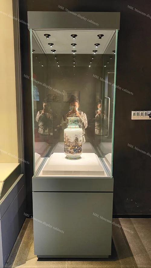马孛罗珠宝展柜定制实拍图