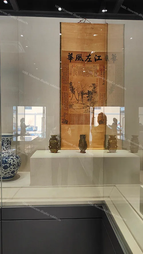 博物馆大型通柜｜全景式低反射玻璃文物展示柜 多件展品联排定制款