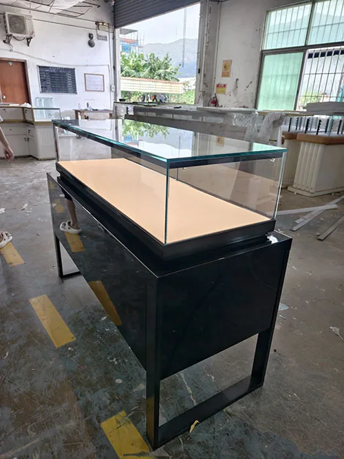 马孛罗珠宝展柜定制实拍图