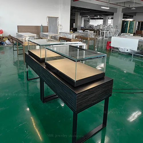 马孛罗珠宝展柜定制实拍图