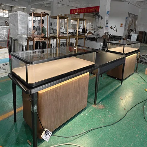 马孛罗珠宝展柜定制实拍图