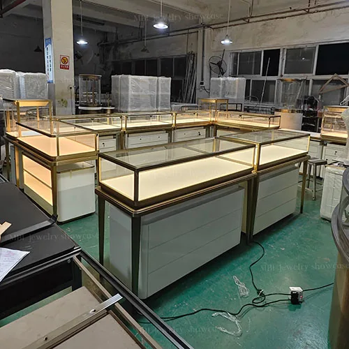 马孛罗珠宝展柜定制实拍图