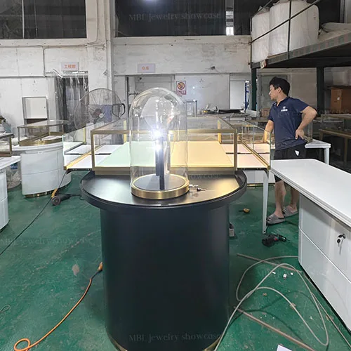 马孛罗珠宝展柜定制实拍图