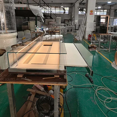 马孛罗珠宝展柜定制实拍图