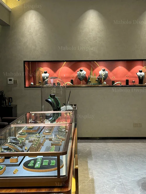新中式风翡翠店全案落地,拉丝玫瑰金展柜定制落地