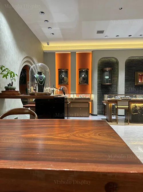 新中式风翡翠店全案落地,拉丝玫瑰金展柜定制落地