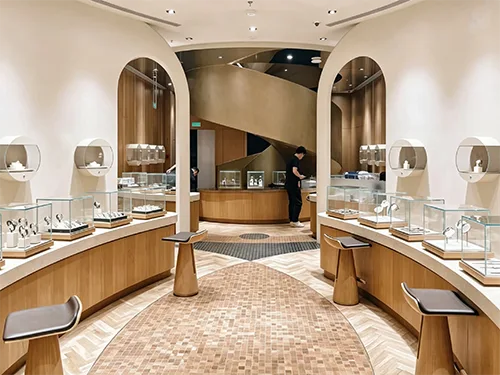 原木风弧形珠宝店展柜定制案例 | 极简自然系珠宝空间